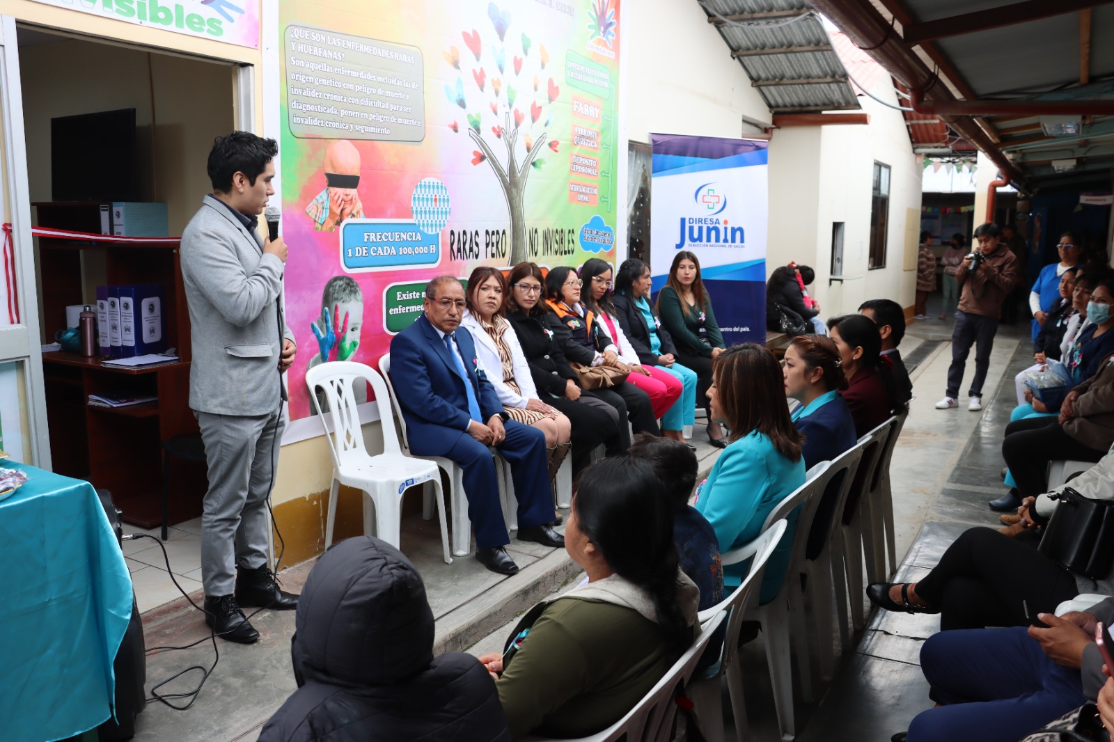 Hospital El Carmen abre pionera unidad para enfermedades raras